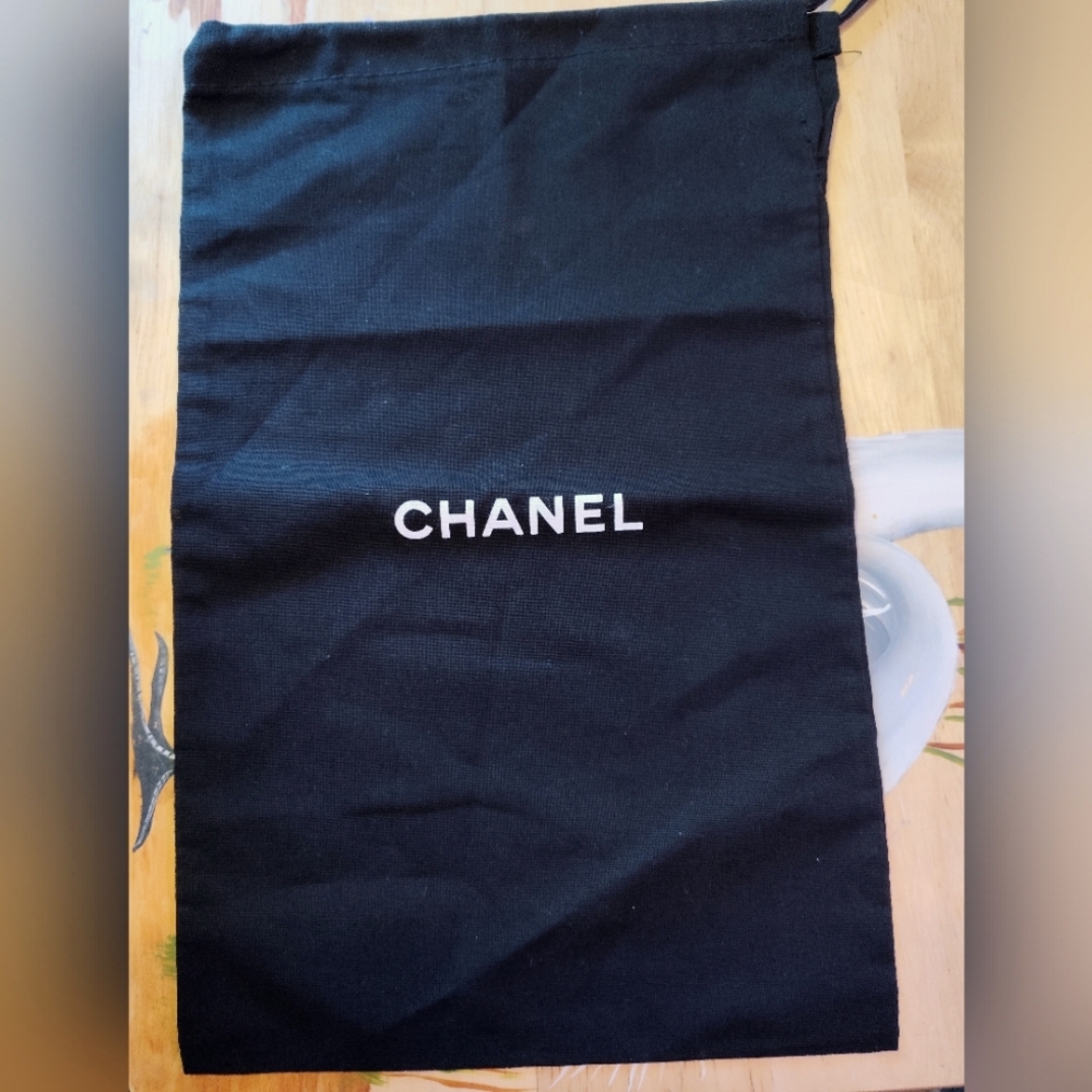 Channel dust bag